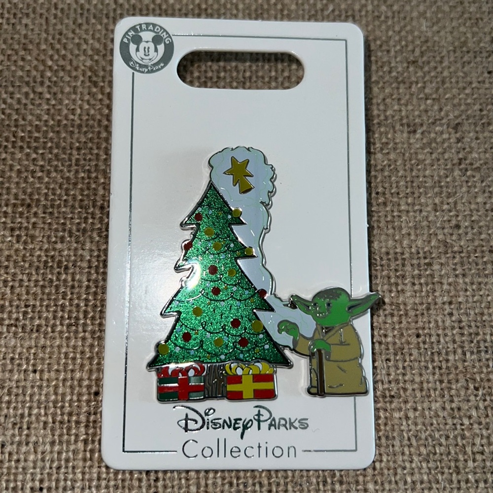 Christmas Yoda Disney Pin